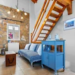 Villa Cristina - Charming With Stone And Wood Elements In Bay *