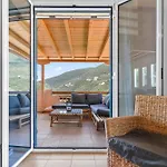 Cristina - Charming With Stone And Wood Elements In Bay *