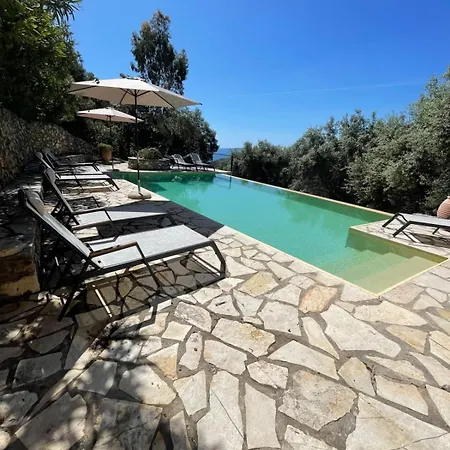 Villa Cristina - Charming With Stone And Wood Elements In Bay