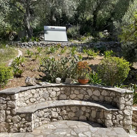 Cristina - Charming With Stone And Wood Elements In Bay