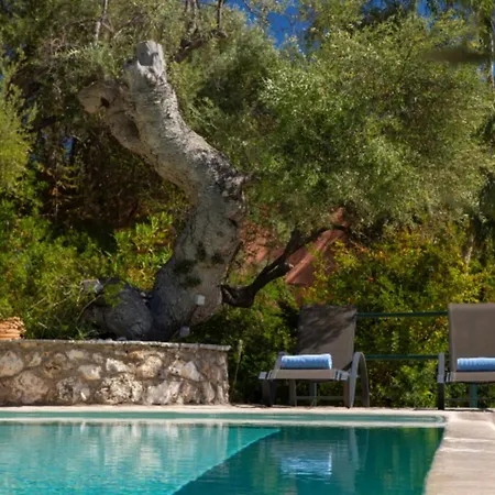 Cristina - Charming With Stone And Wood Elements In Bay Syvota