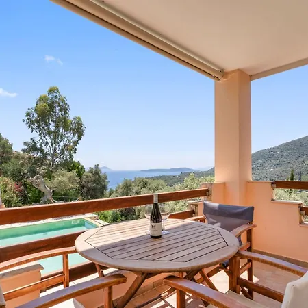 Cristina - Charming With Stone And Wood Elements In Bay فيلة *