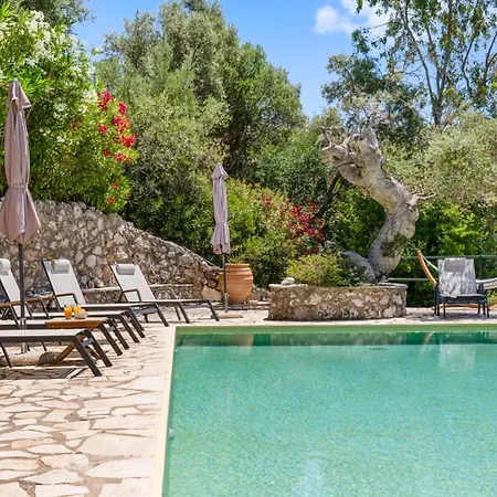 Cristina - Charming With Stone And Wood Elements In Bay *