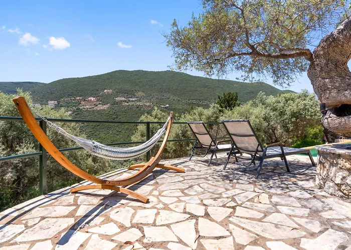 فيلة Cristina - Charming With Stone And Wood Elements In Bay