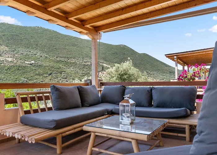 Cristina - Charming With Stone And Wood Elements In Bay سيفوتا