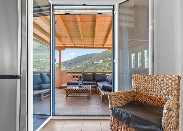 Cristina - Charming With Stone And Wood Elements In Bay *