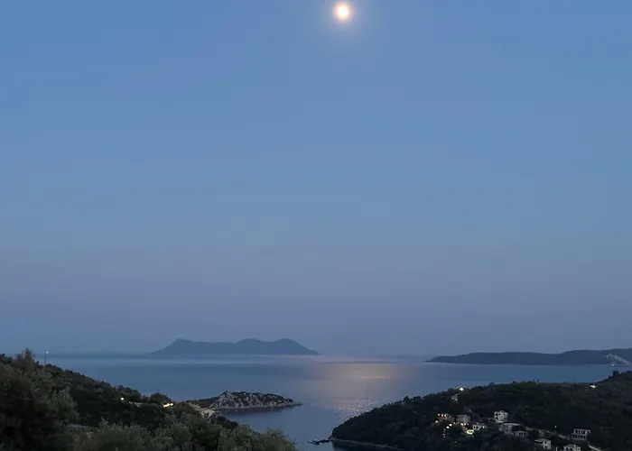 Cristina - Charming With Stone And Wood Elements In Bay فيلة *