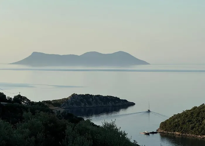 Cristina - Charming With Stone And Wood Elements In Bay سيفوتا